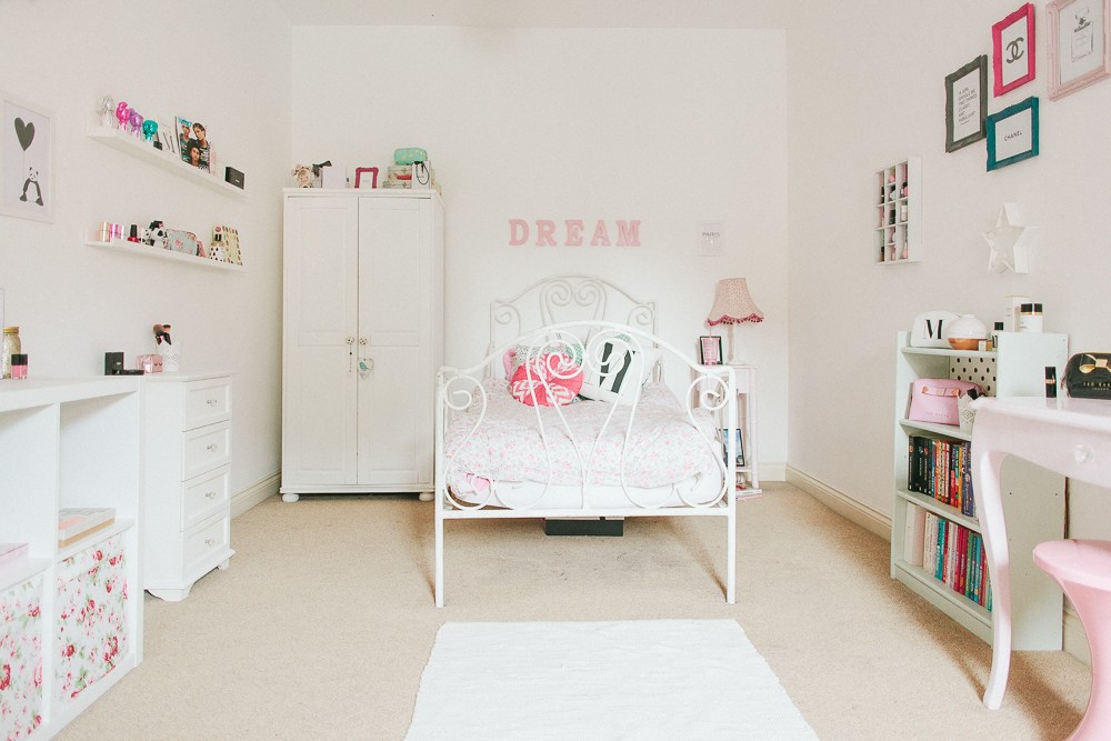 Teenage Girl's Bedroom