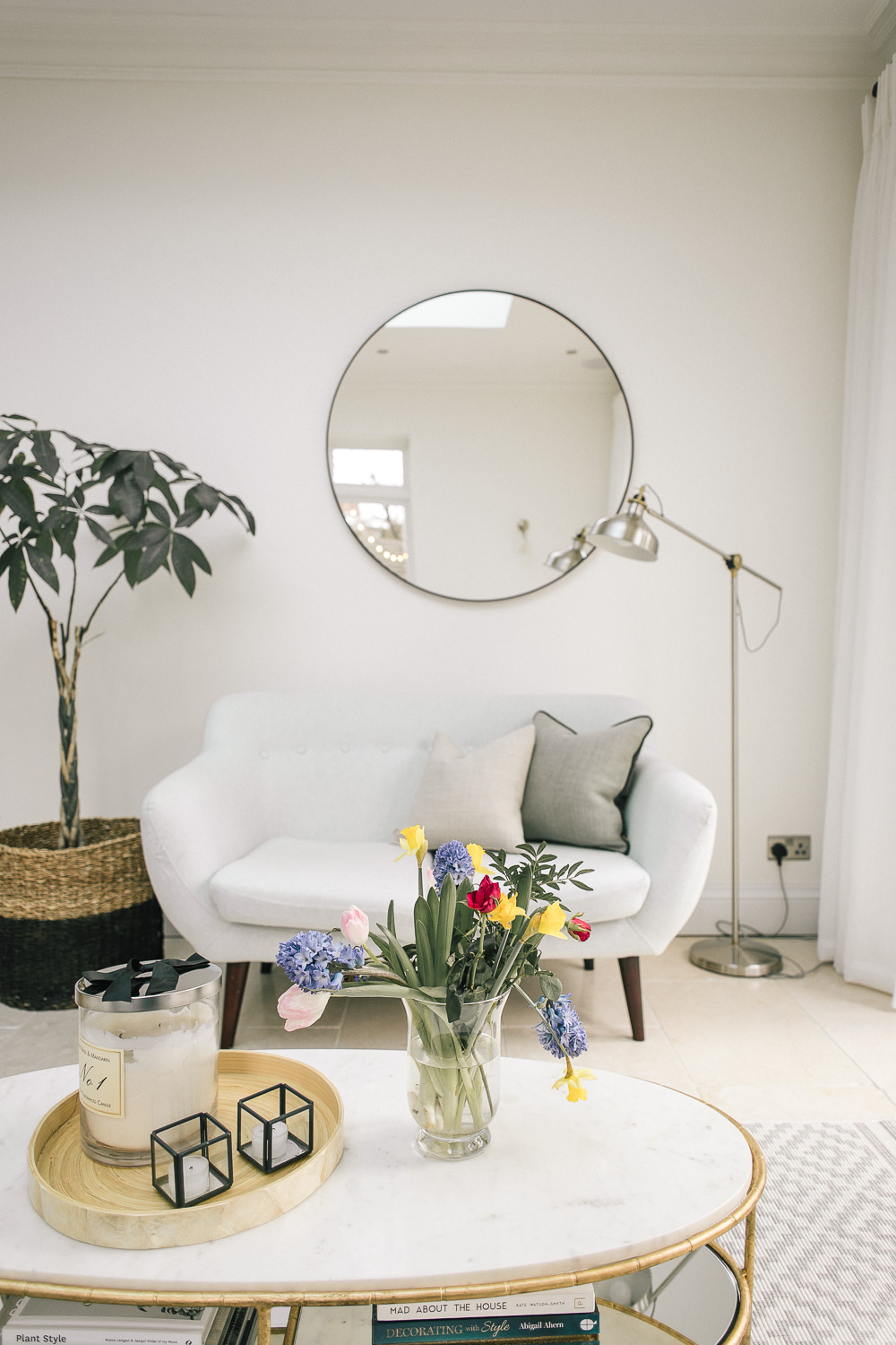 Lounge with White Company Chiltern mirror