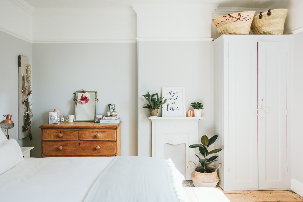 A calm bedroom makeover with F&B Blackened