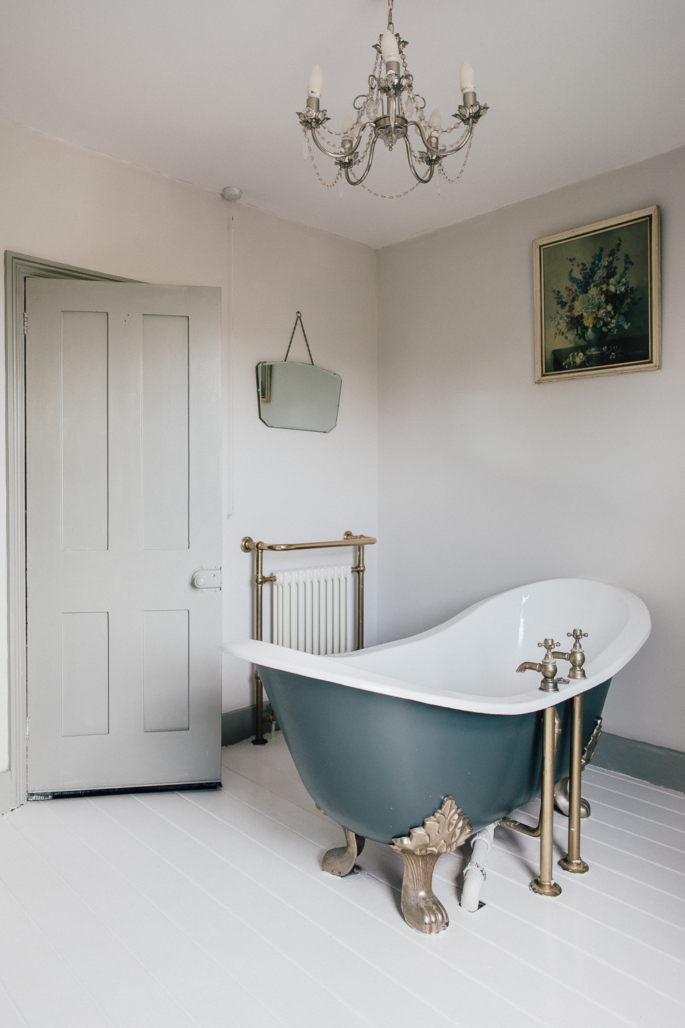 Slipper bath painted in Down Pipe