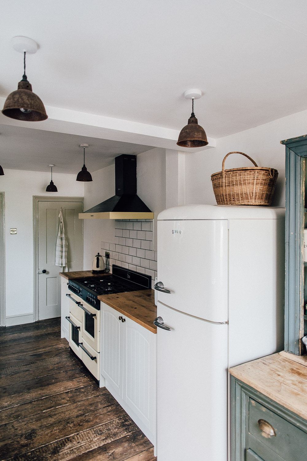 Neutral wickes kitchen with vintage details