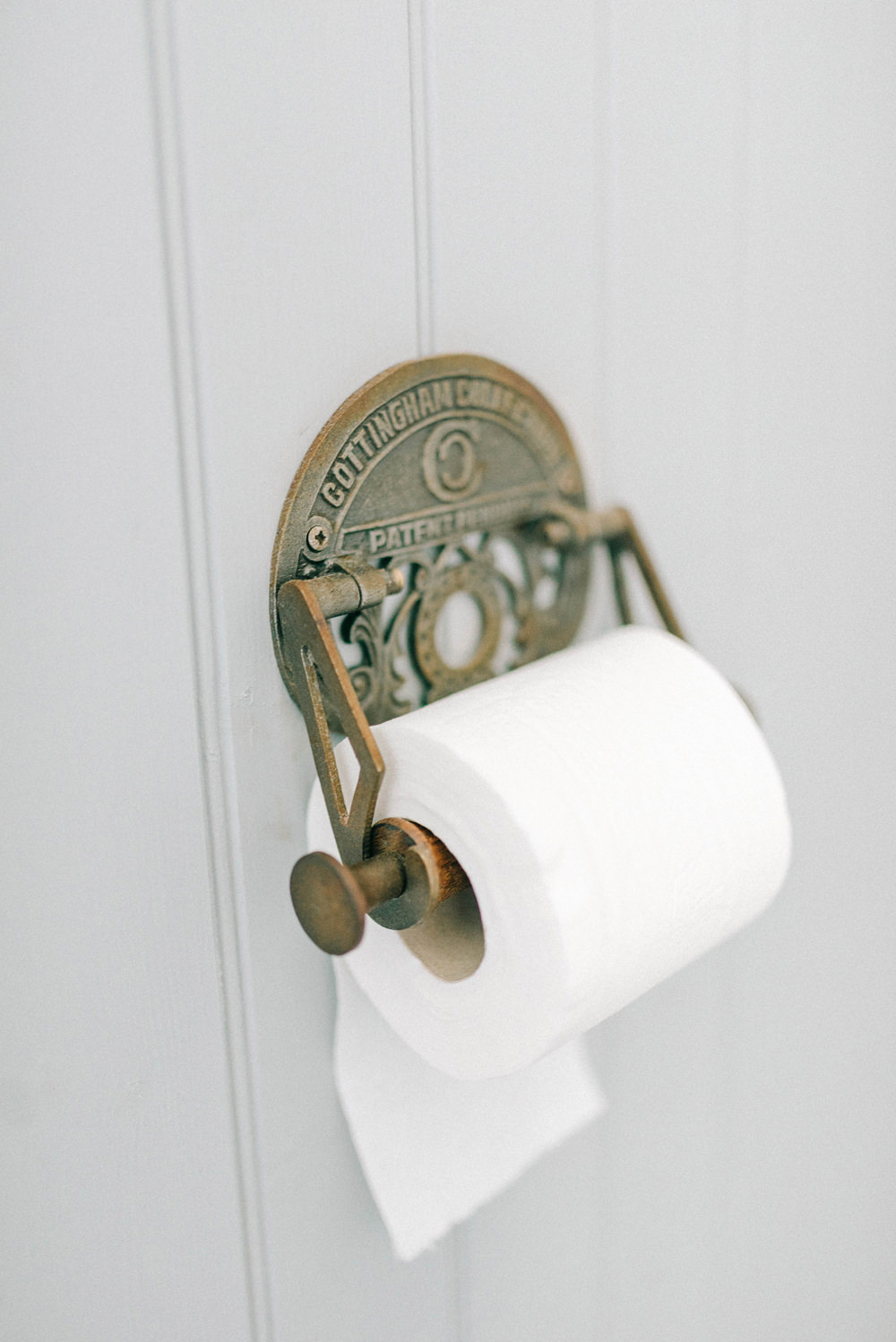 Vintage toilet roll holder
